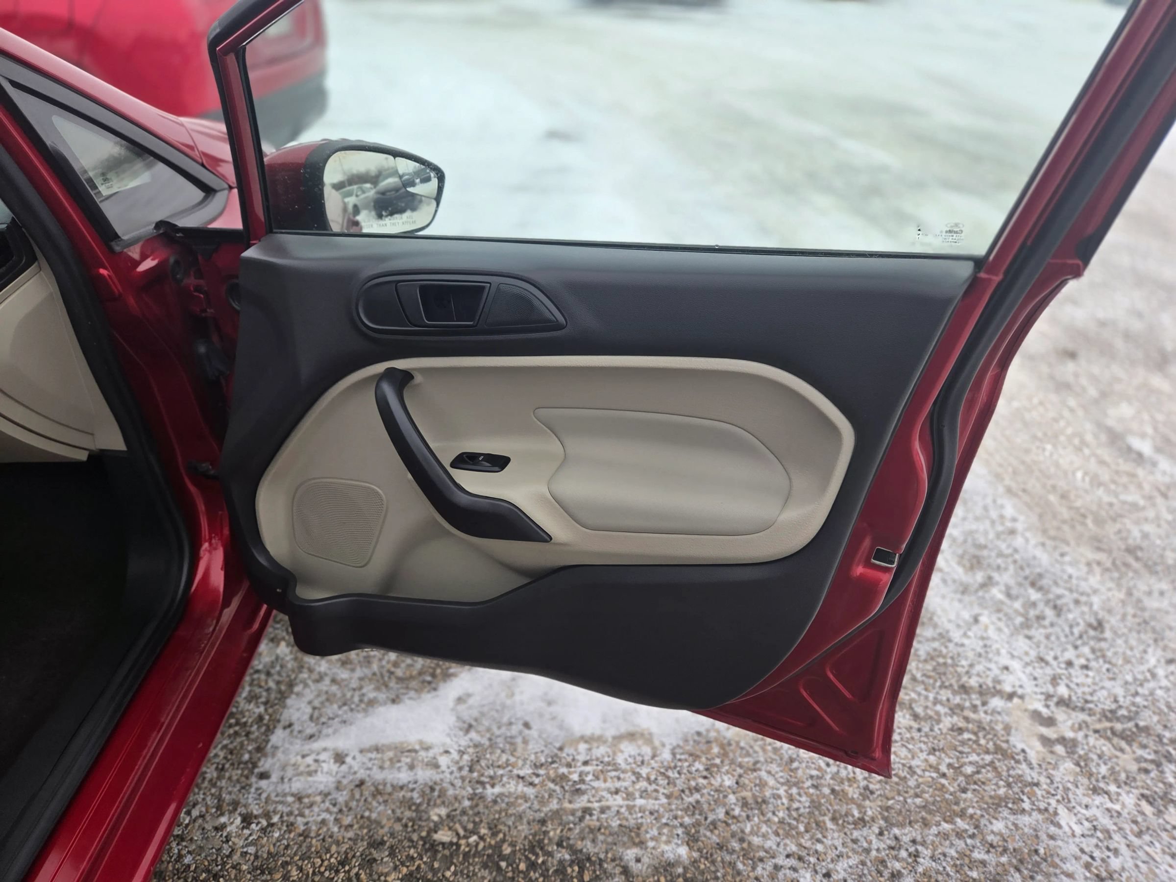 Used 2017 Ford Fiesta SE FWD image 16