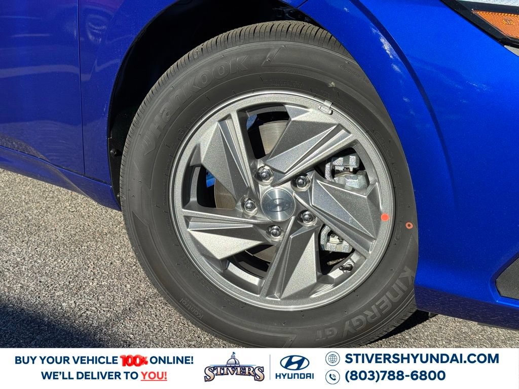 Certified 2026 Hyundai Elantra SE FWD image 4