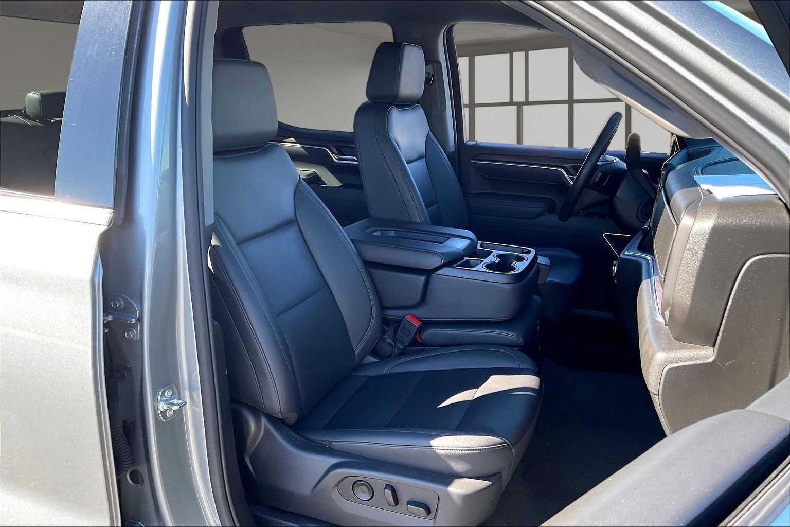 Used 2025 GMC Sierra 1500 SLT image 30