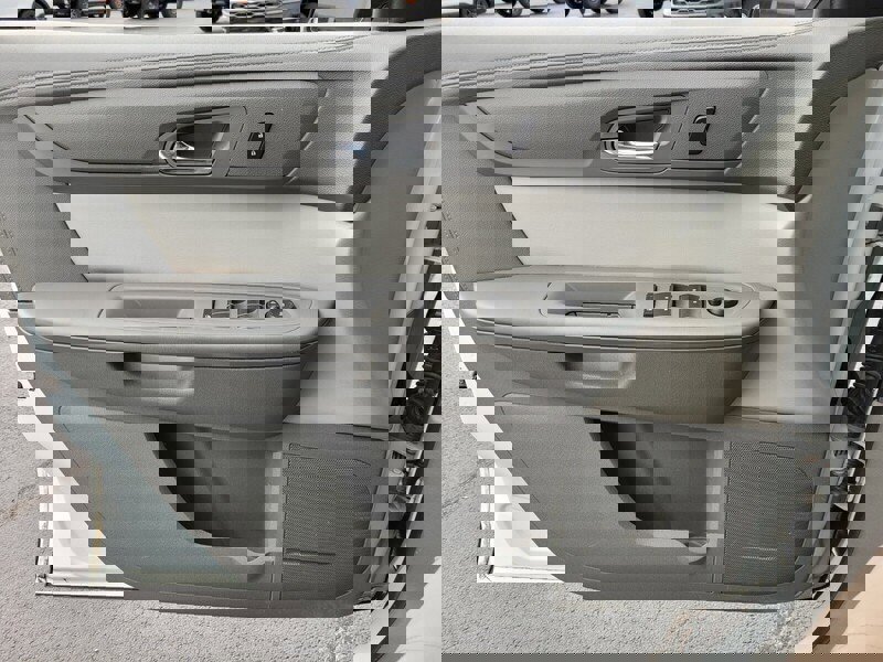 Used 2016 GMC Acadia SLE image 24