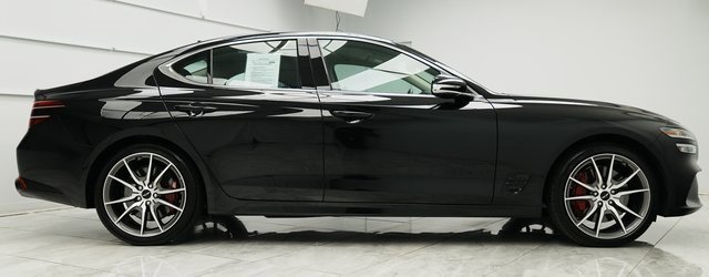 Used 2025 Genesis G70 2.5T image 8