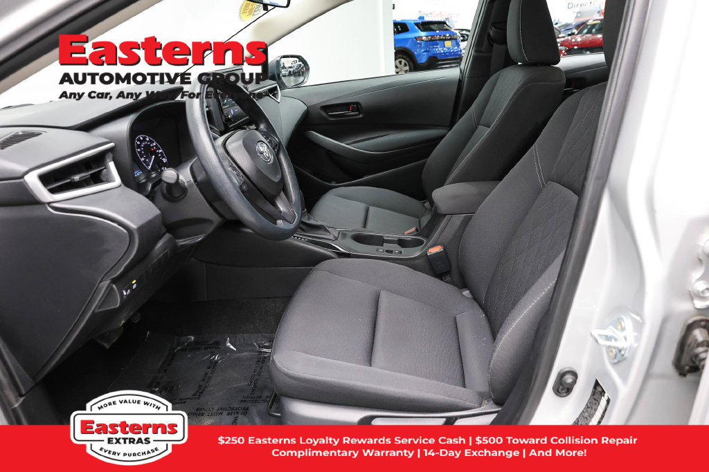 Used 2025 Toyota Corolla LE FWD image 14