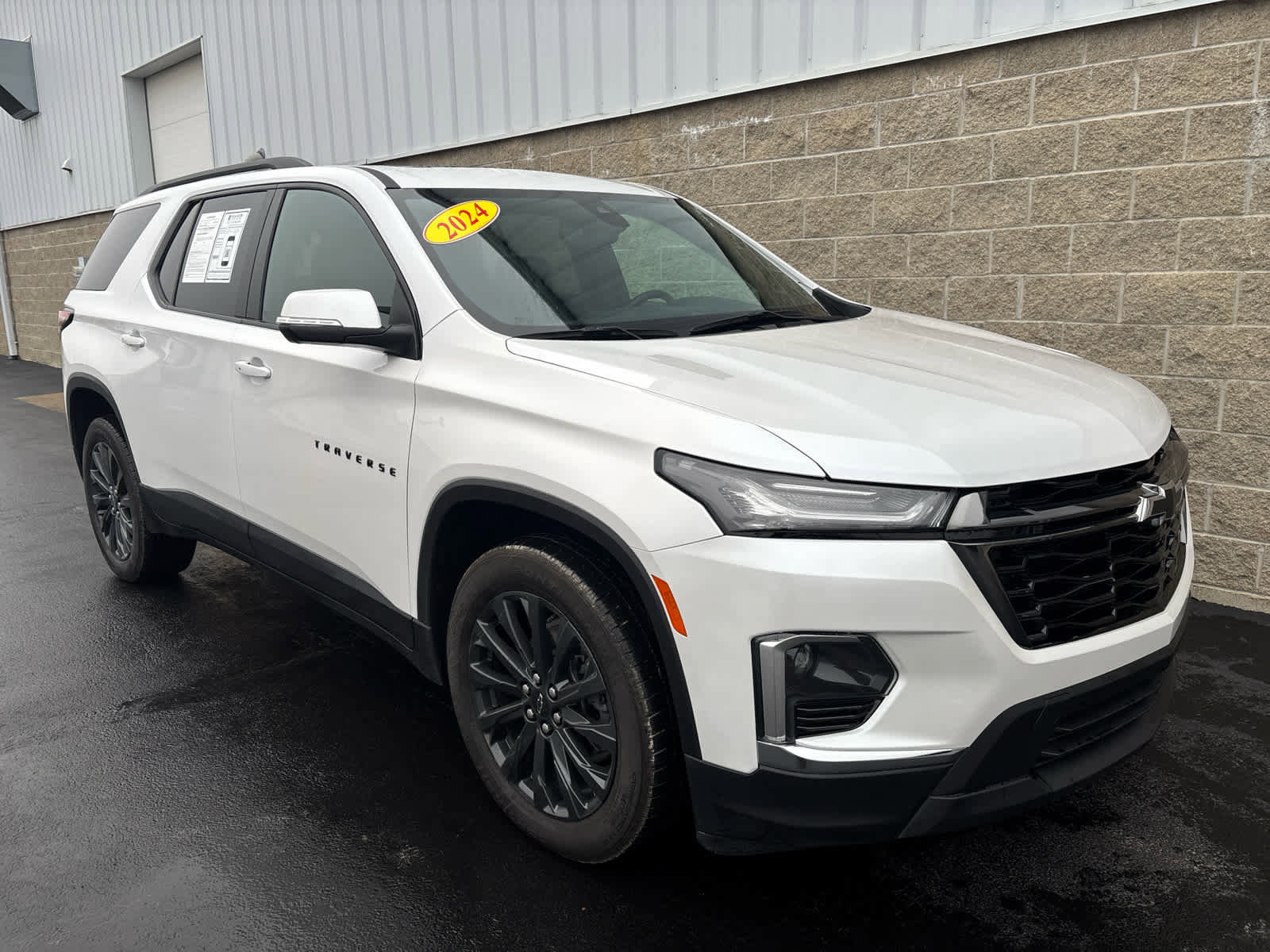Used 2024 Chevrolet Traverse RS w/ LPO, Floor Liner Package image 2
