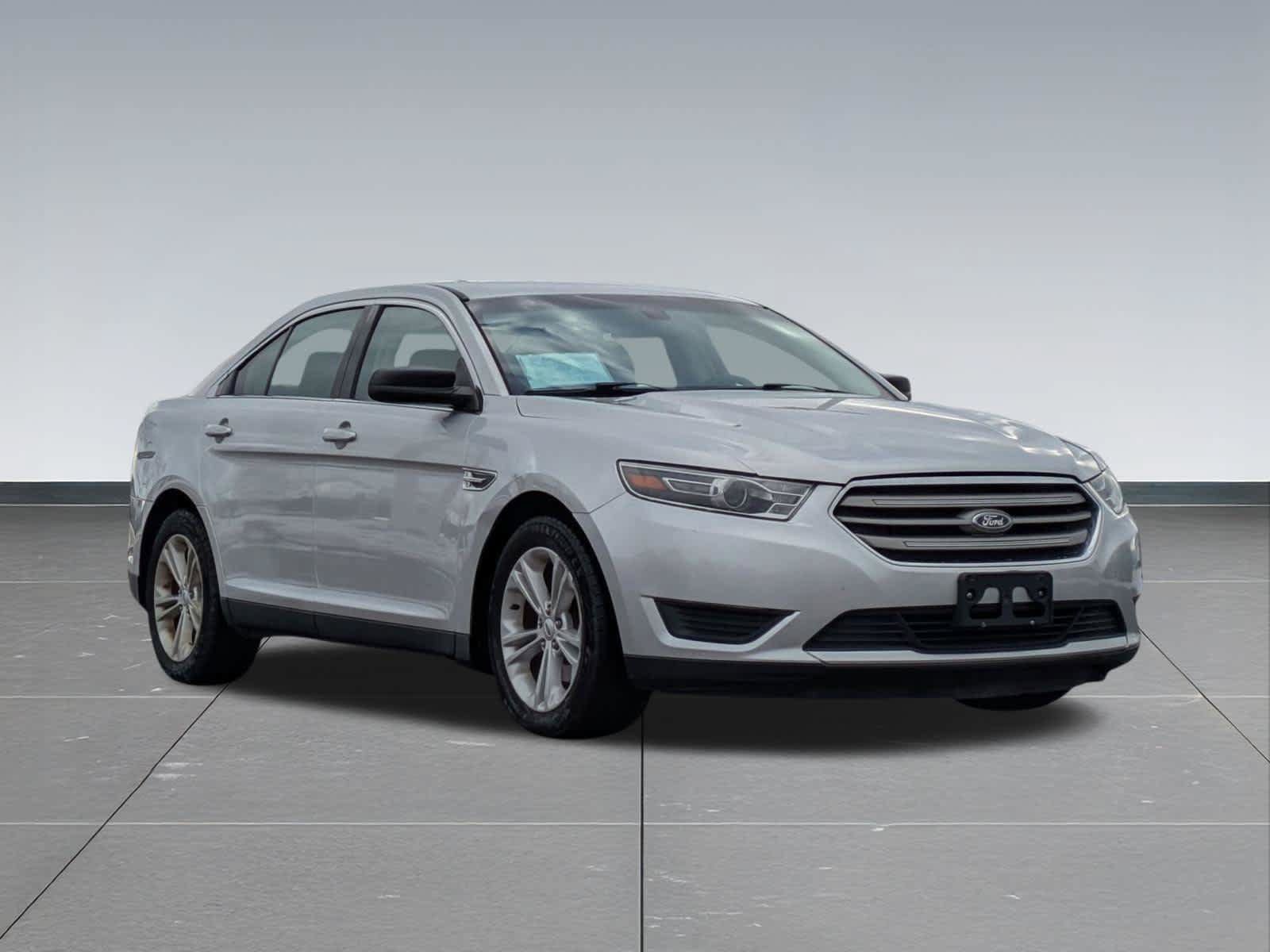 Used 2017 Ford Taurus SE FWD image 8