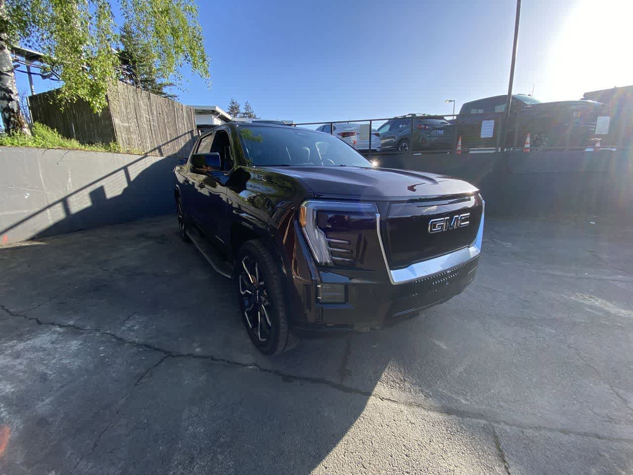 Used 2025 GMC Sierra EV Denali AWD/4WD image 8