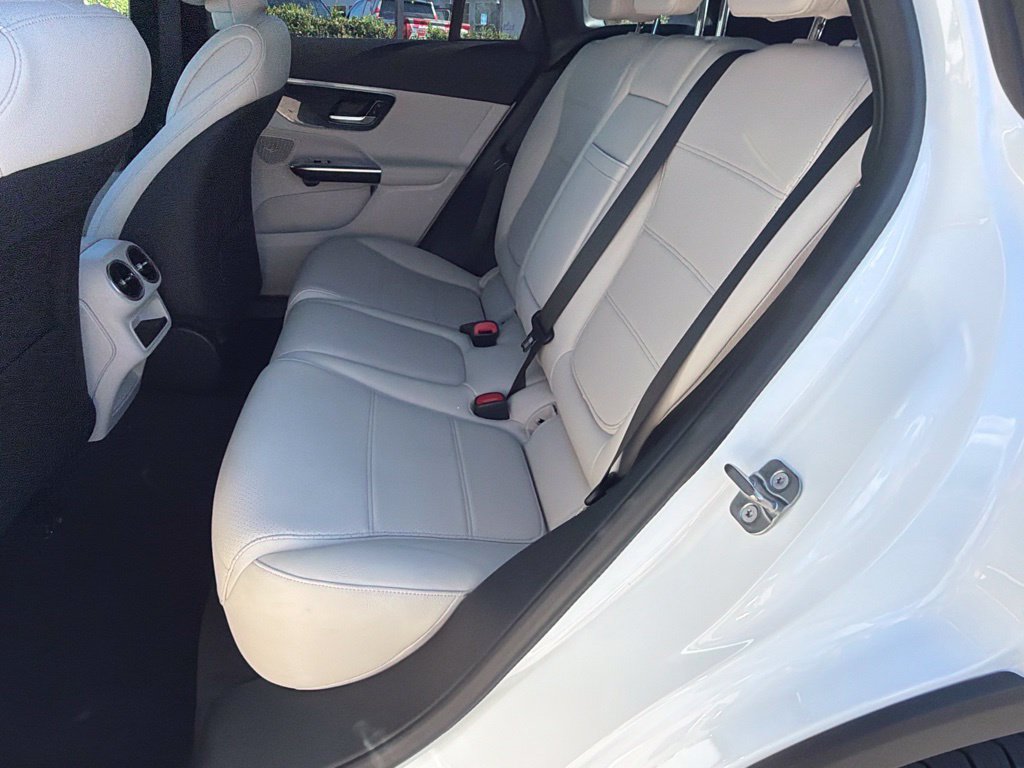 Certified 2026 Mercedes-Benz GLC 300 image 34