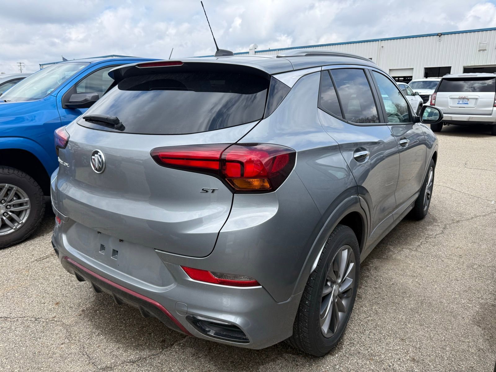 Used 2023 Buick Encore GX Select w/ Sport Touring Package image 2