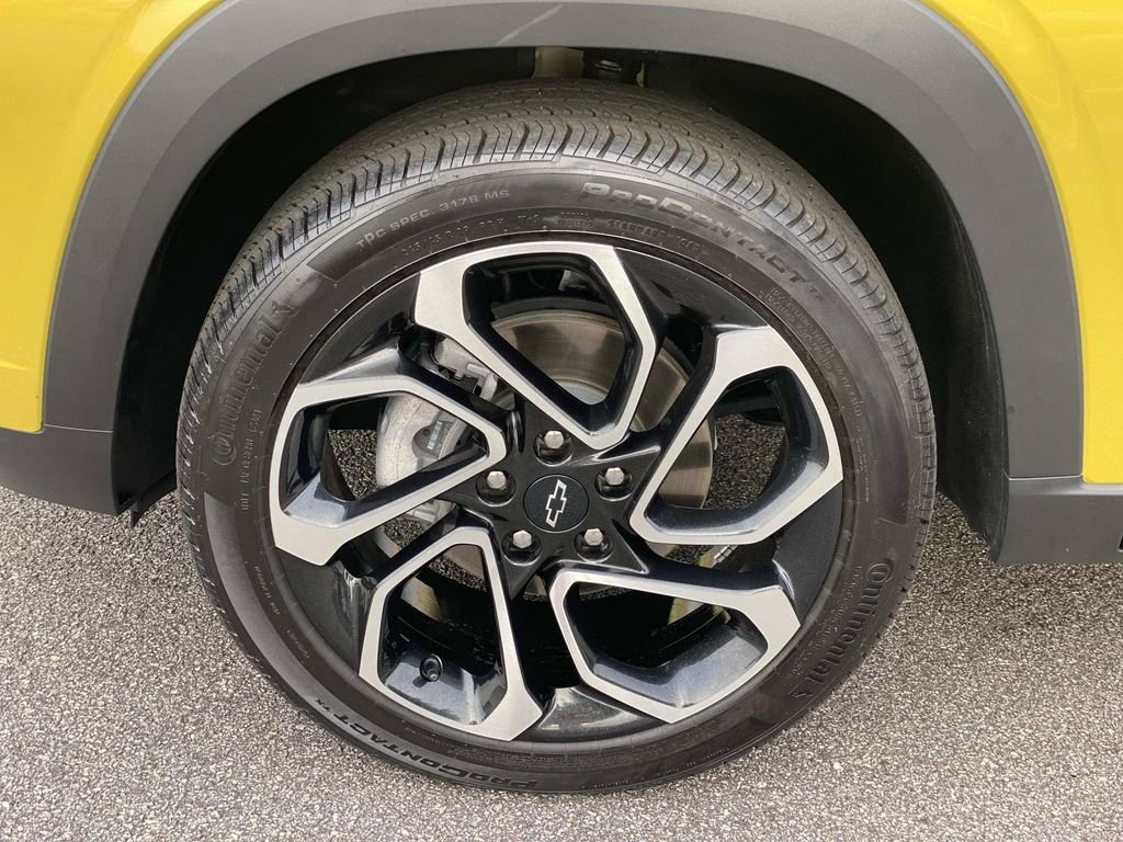 Used 2025 Chevrolet Trax RS w/ Driver Confidence Package FWD image 12