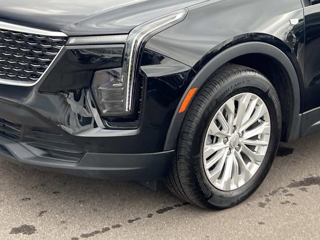 Certified 2024 Cadillac XT4 Luxury w/ Cold Weather Package image 8