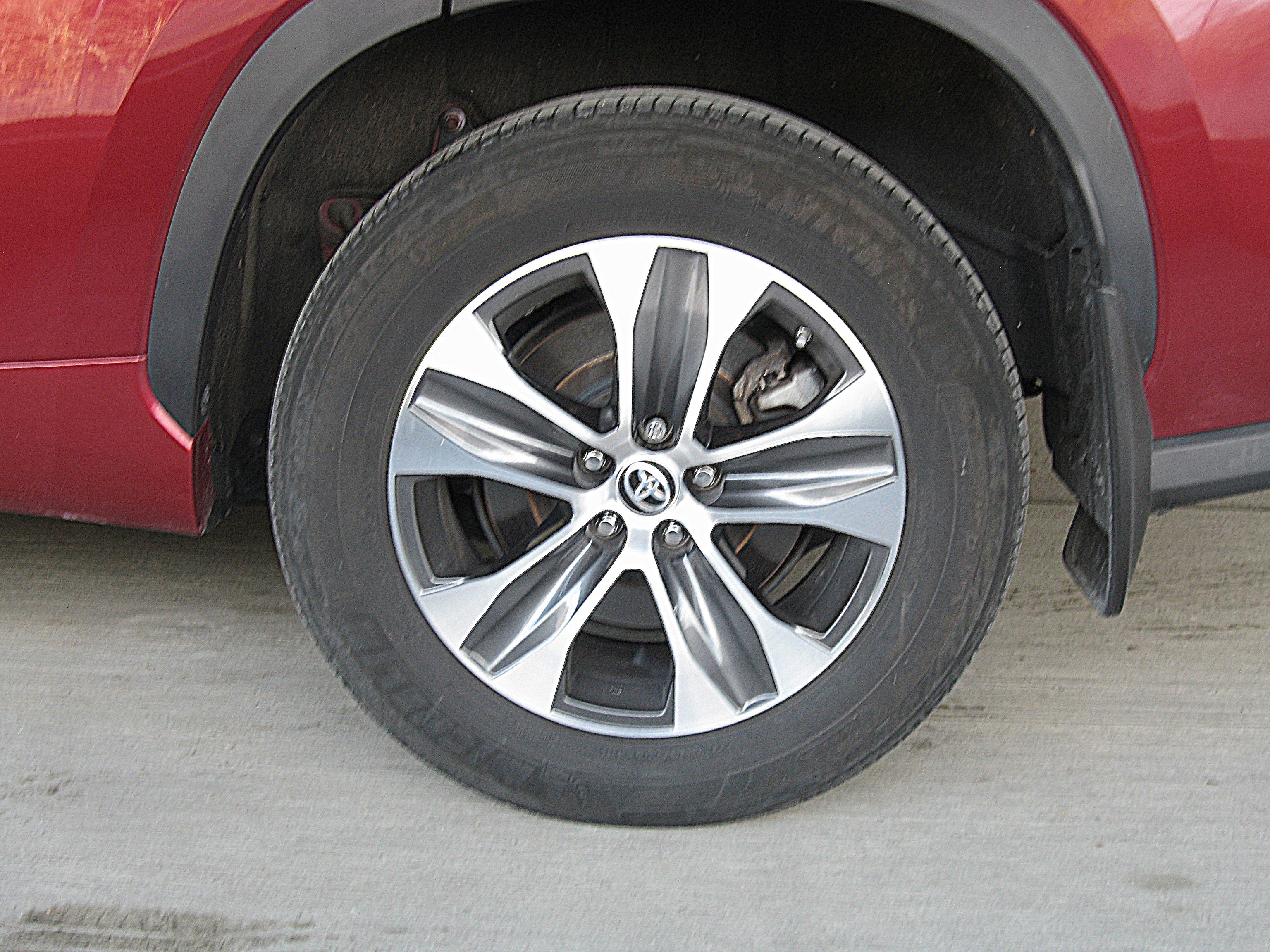 Used 2022 Toyota Highlander XLE image 31