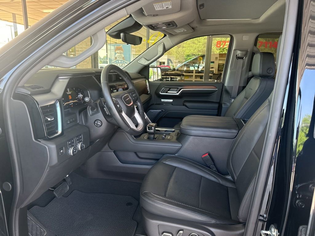 Used 2024 GMC Sierra 1500 Denali w/ Technology Package AWD/4WD image 8