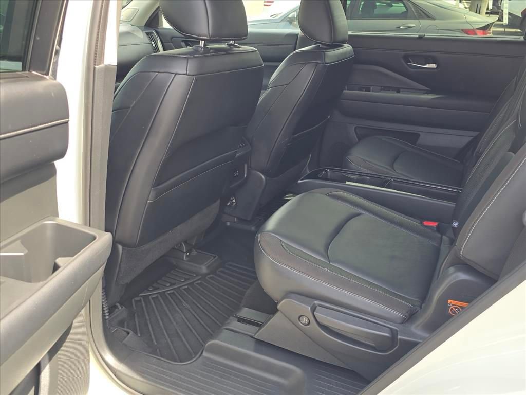 Used 2022 Nissan Pathfinder SL w/ SL Premium Package FWD image 10