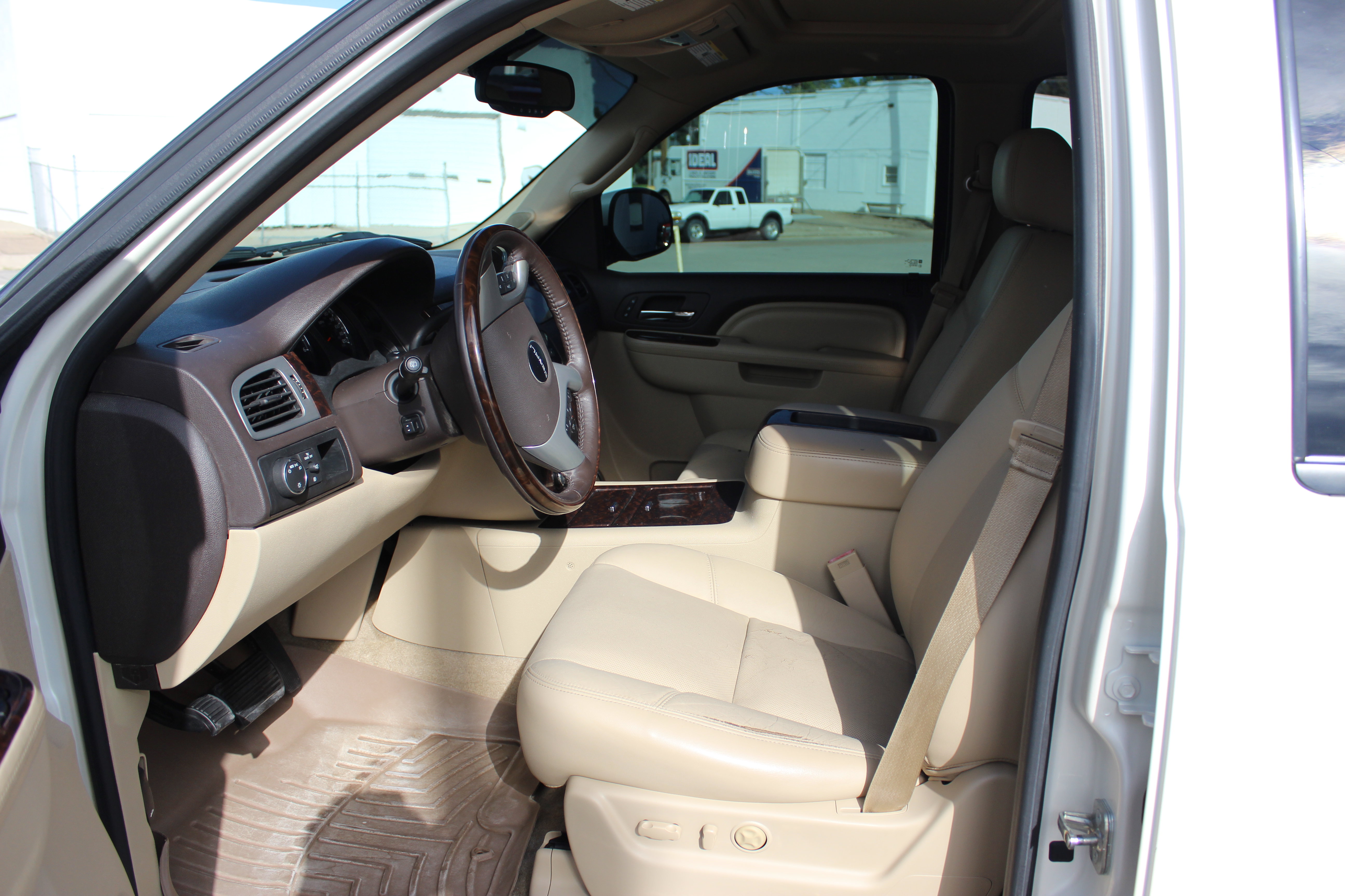 Used 2014 GMC Yukon Denali AWD/4WD image 26