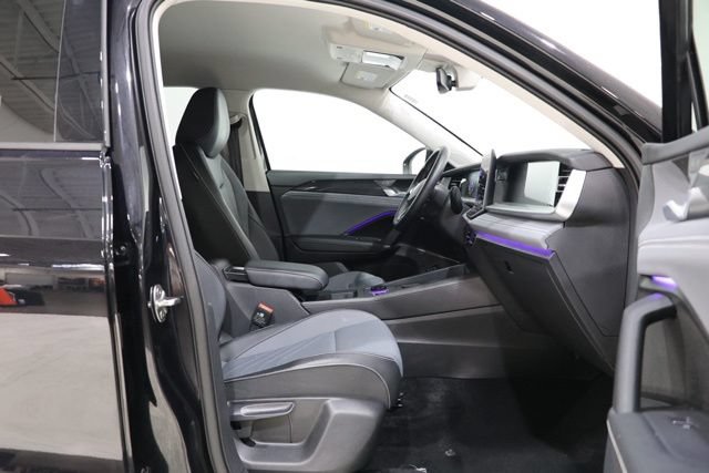 Used 2026 Volkswagen Tiguan SE AWD/4WD image 35
