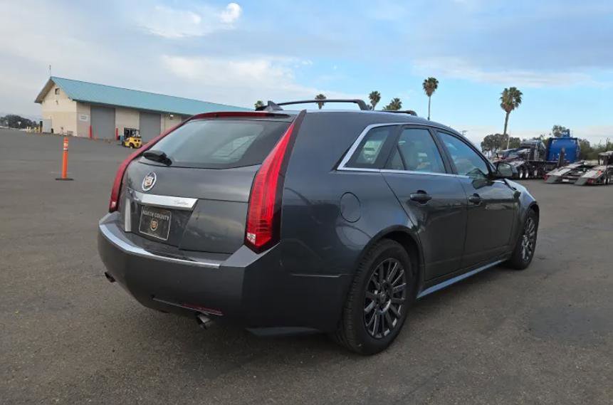 Used 2011 Cadillac CTS Luxury image 4