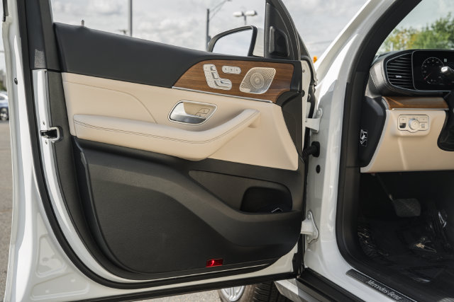 Certified 2025 Mercedes-Benz GLS 450 4MATIC image 41