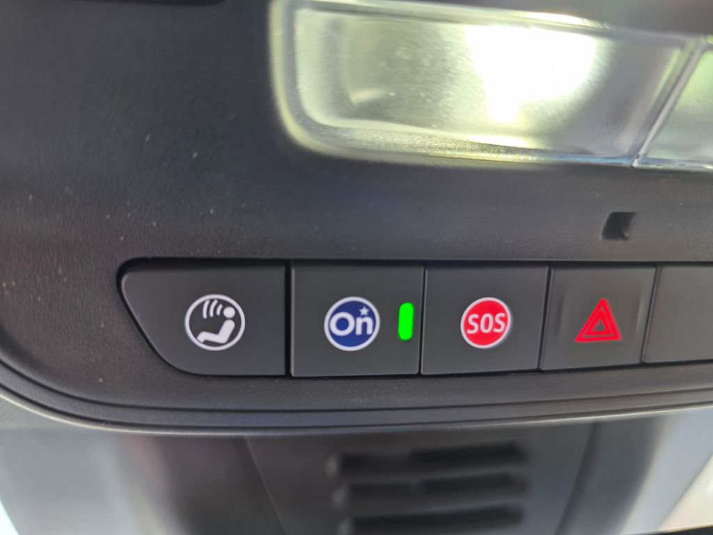 Certified 2025 Chevrolet Equinox EV LT image 24