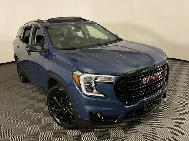 Used 2024 GMC Terrain SLT w/ Elevation Edition image 46