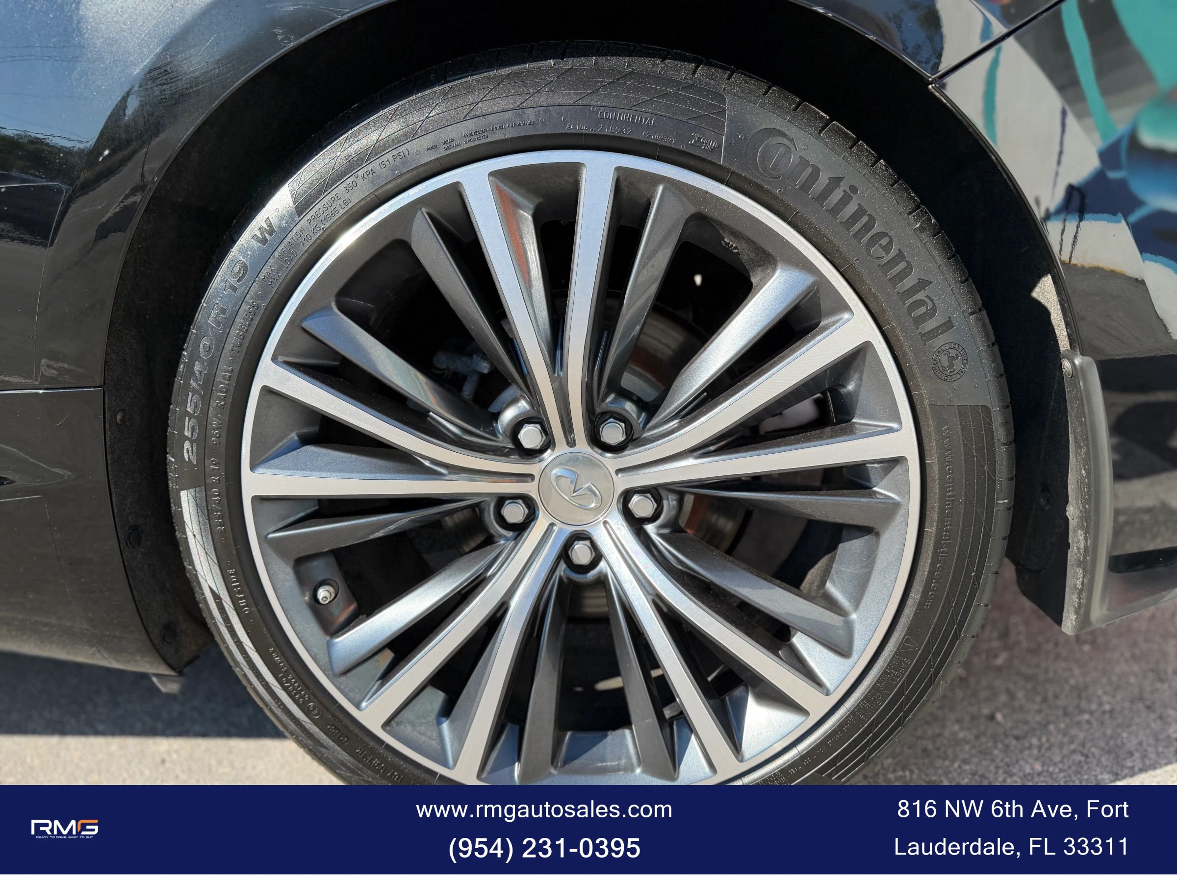 Used 2019 INFINITI Q60 3.0t Luxe w/ Essential Package AWD/4WD image 11
