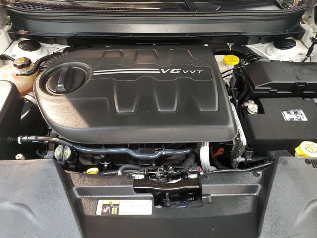 Used 2018 Jeep Cherokee Limited w/ Technology Group AWD/4WD image 23