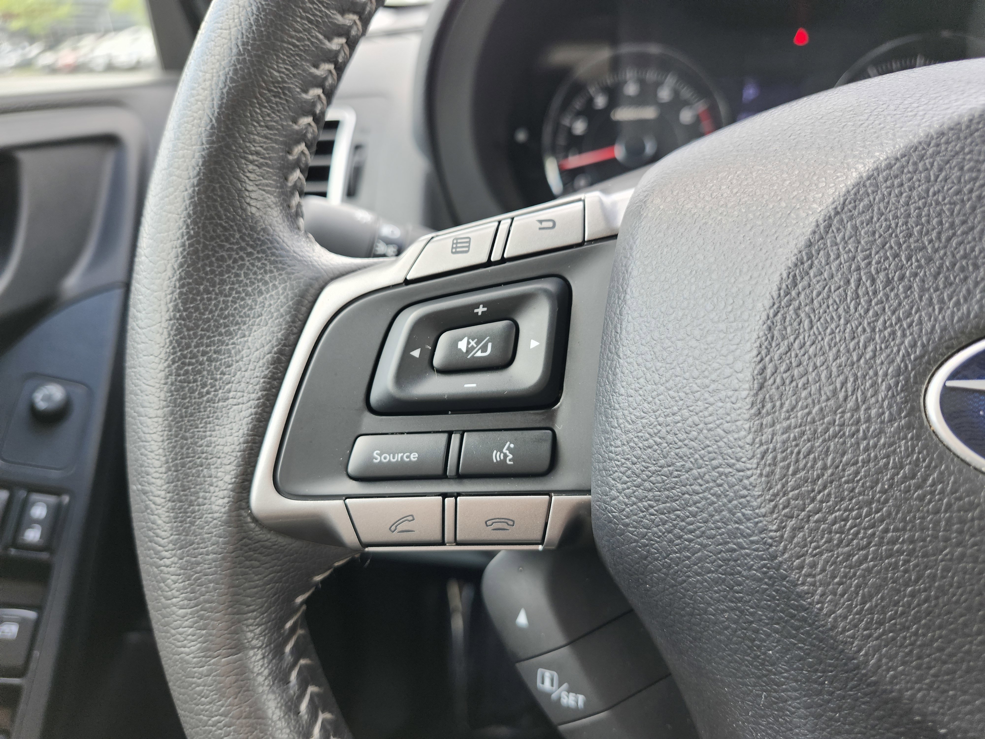 Used 2016 Subaru Forester 2.5i Touring w/ Eyesight & Navigation System AWD/4WD image 37
