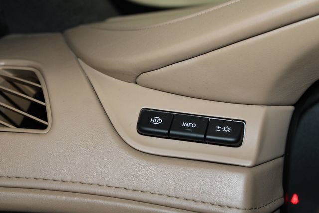 Used 2019 Cadillac Escalade Platinum AWD/4WD image 32