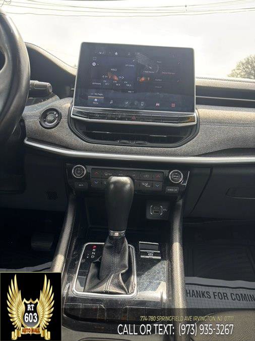 Used 2024 Jeep Compass Latitude image 13