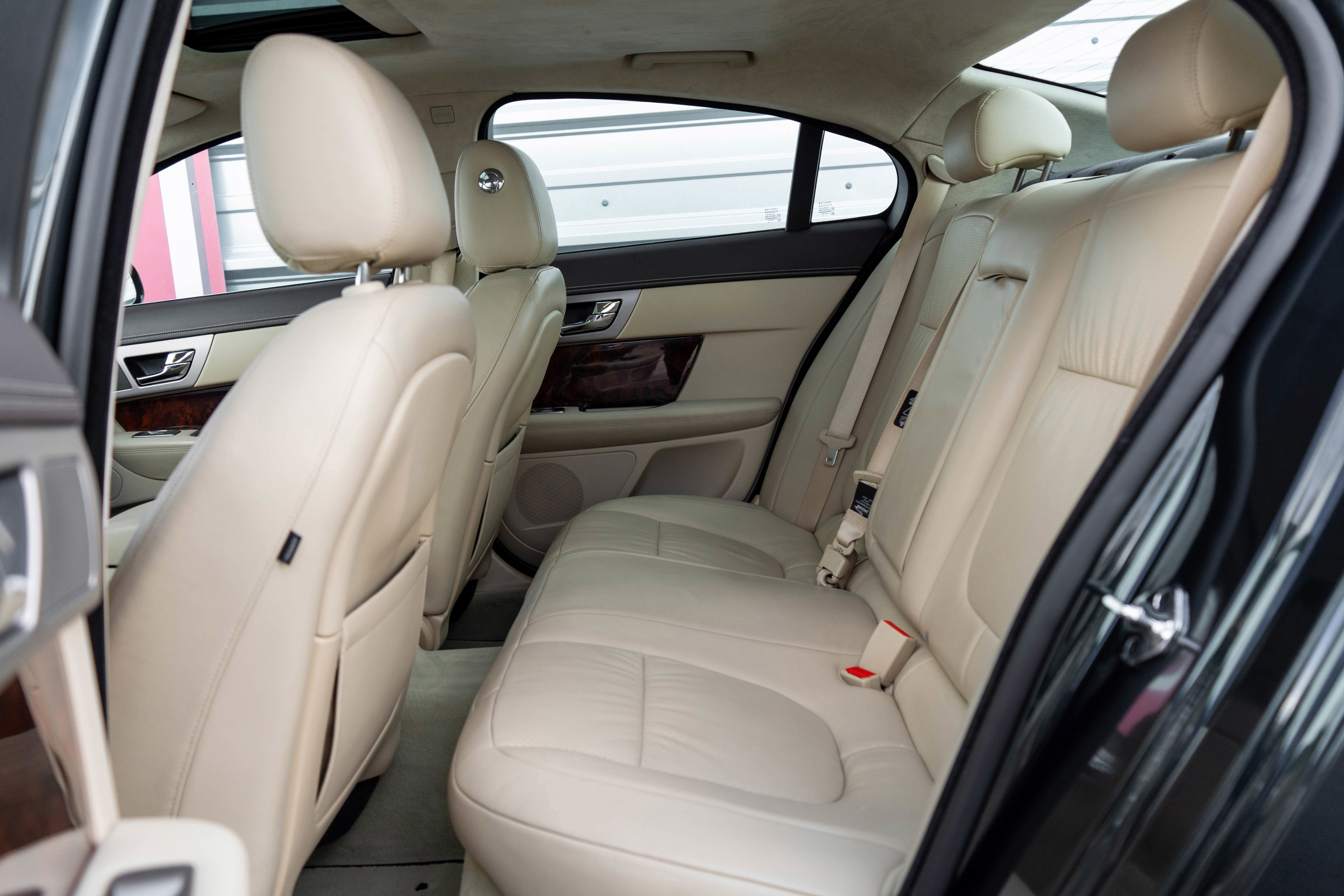 Used 2011 Jaguar XF Portfolio RWD image 26