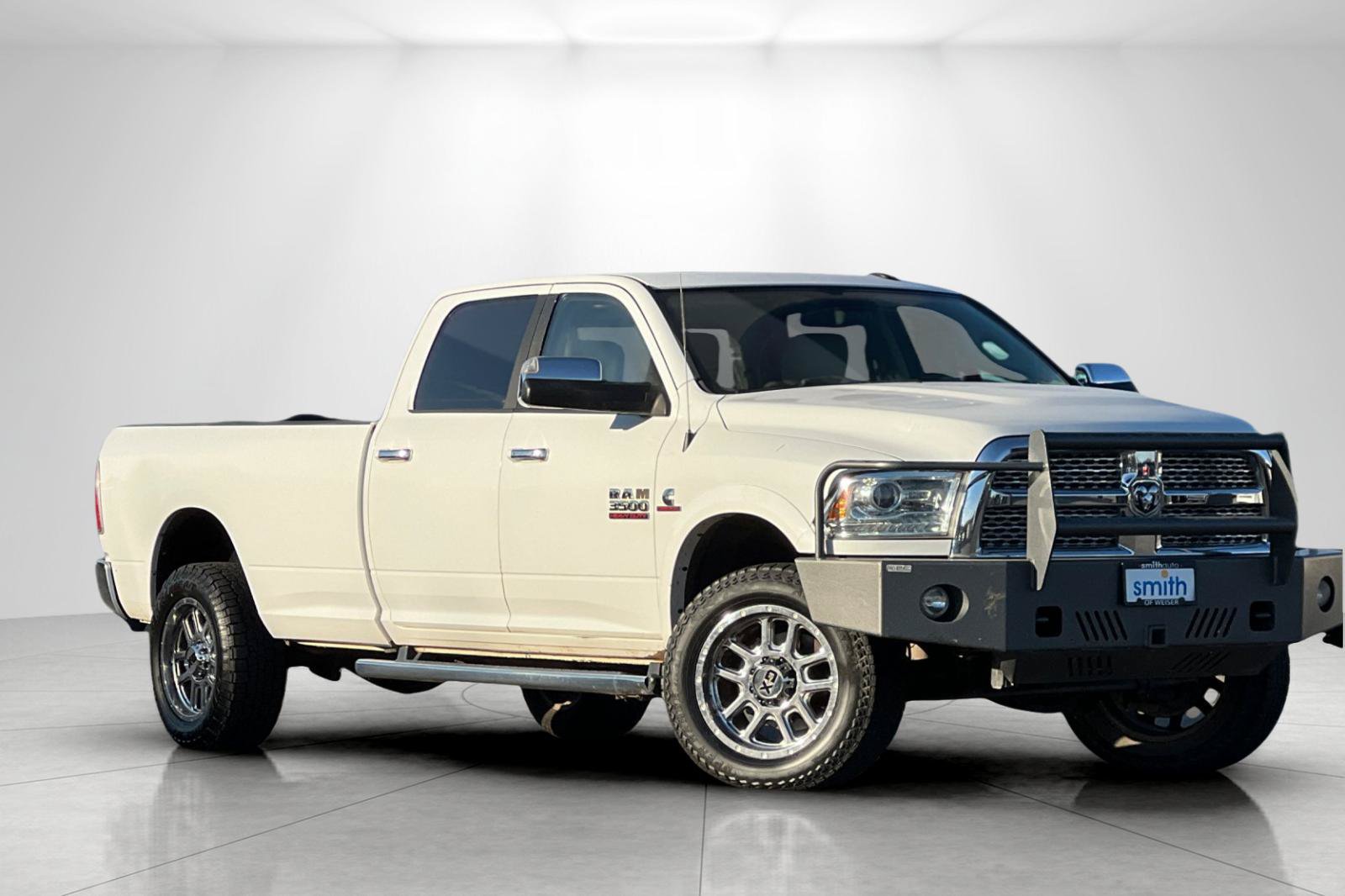 Used 2014 RAM 3500 Laramie w/ Convenience Group AWD/4WD image 2