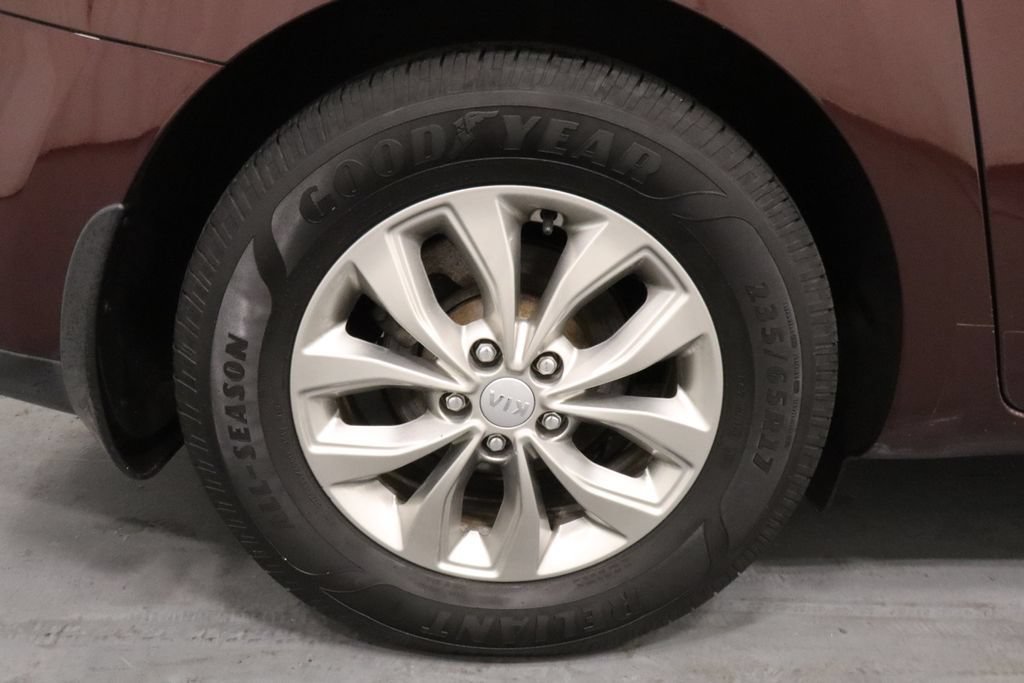 Used 2019 Kia Sedona LX FWD image 23