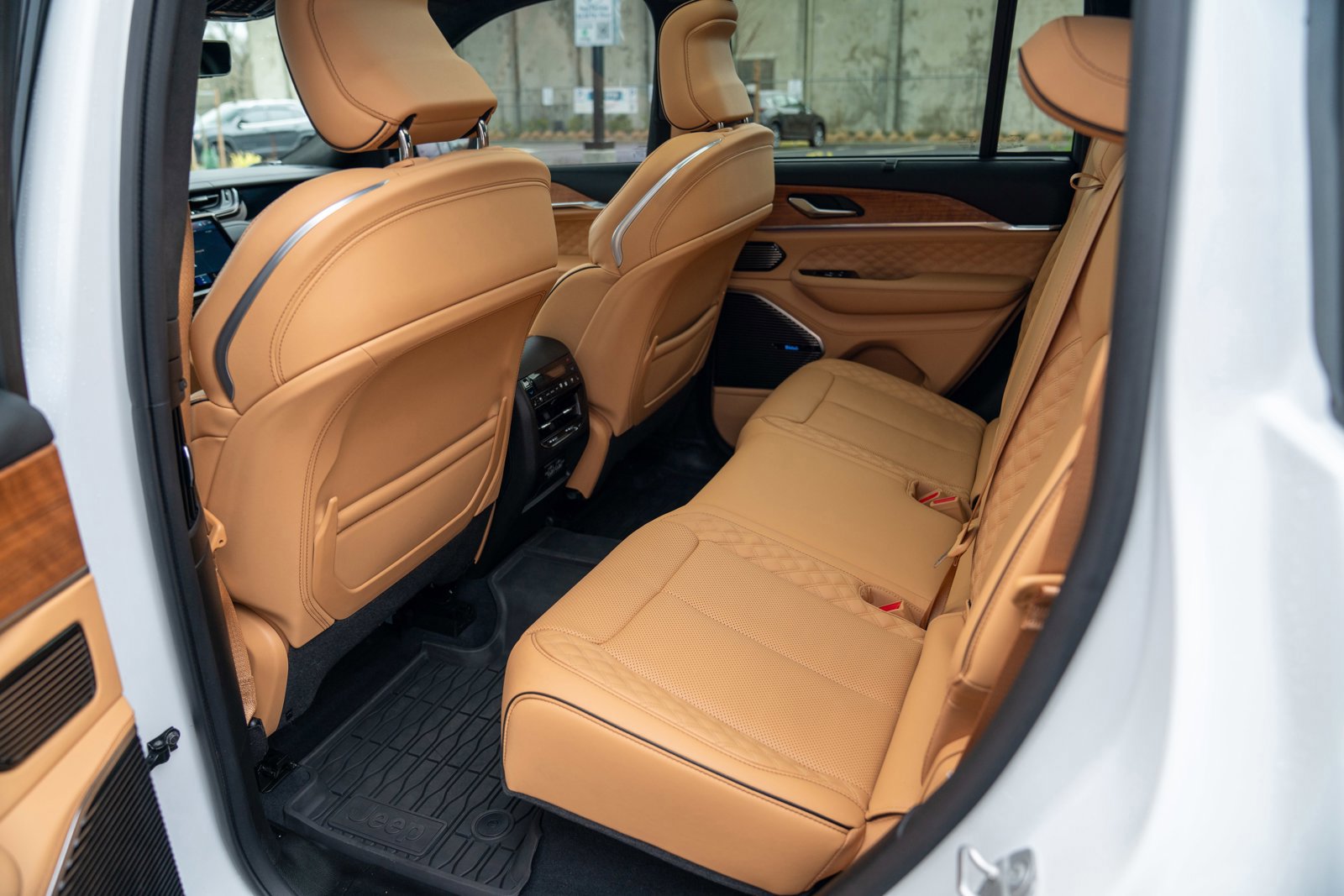 Used 2023 Jeep Grand Cherokee Summit image 23