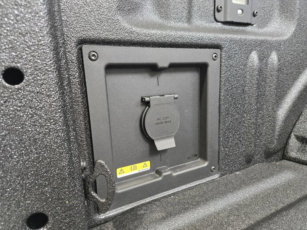 Used 2025 Ford F150 Lariat w/ Equipment Group 501A Mid AWD/4WD image 9