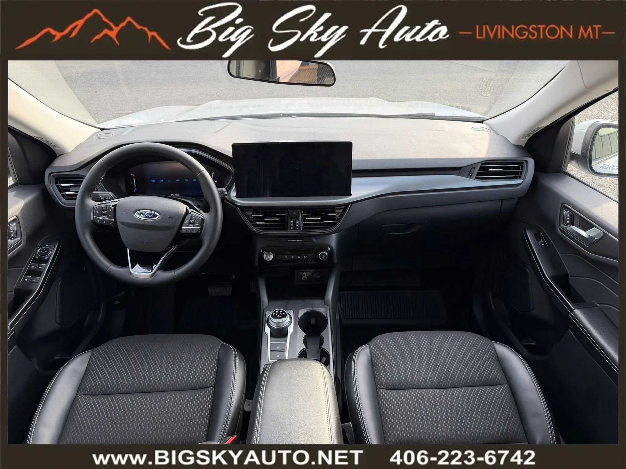 Used 2025 Ford Escape SE w/ Class II Trailer Tow Package FWD image 14