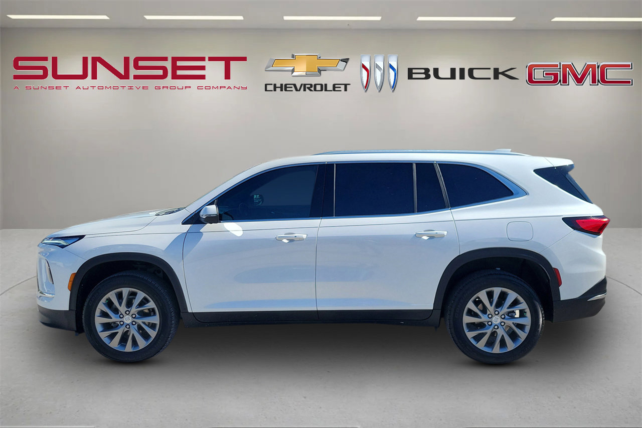 Used 2025 Buick Enclave Preferred image 7