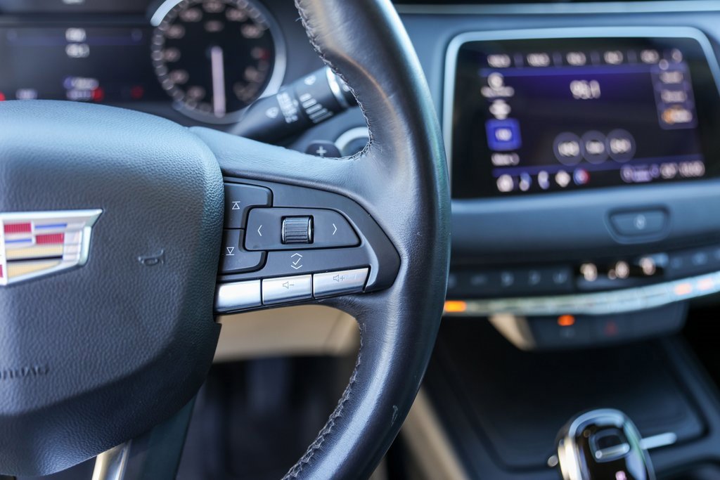 Used 2022 Cadillac XT4 Luxury image 13