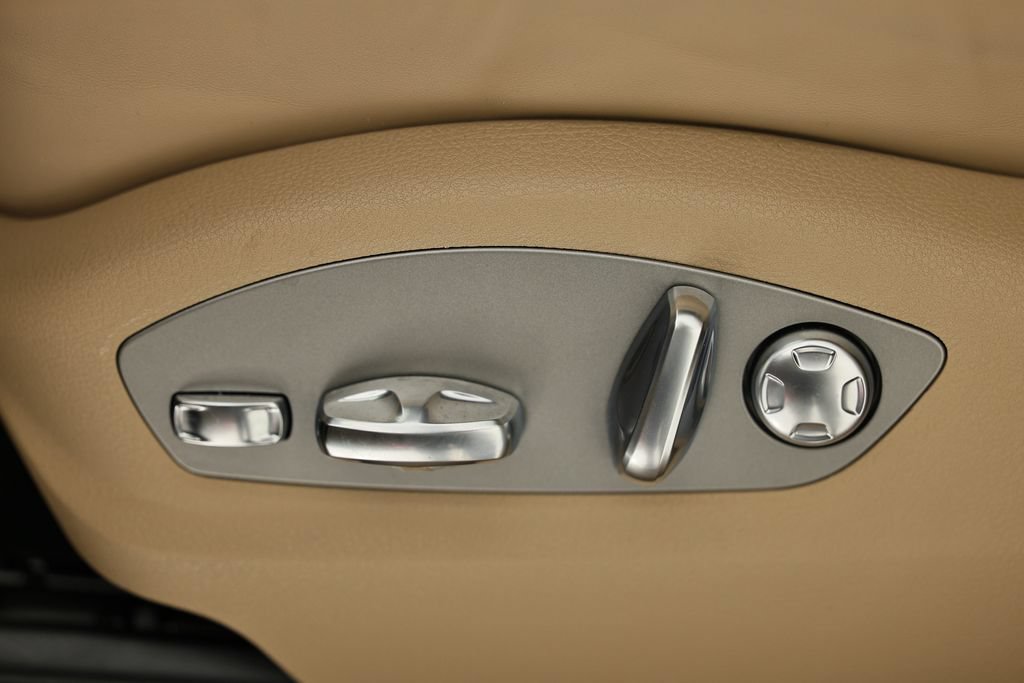 Certified 2026 Porsche Macan AWD/4WD image 23