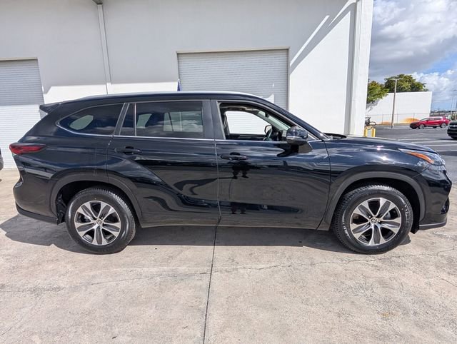 Used 2024 Toyota Highlander XLE image 22
