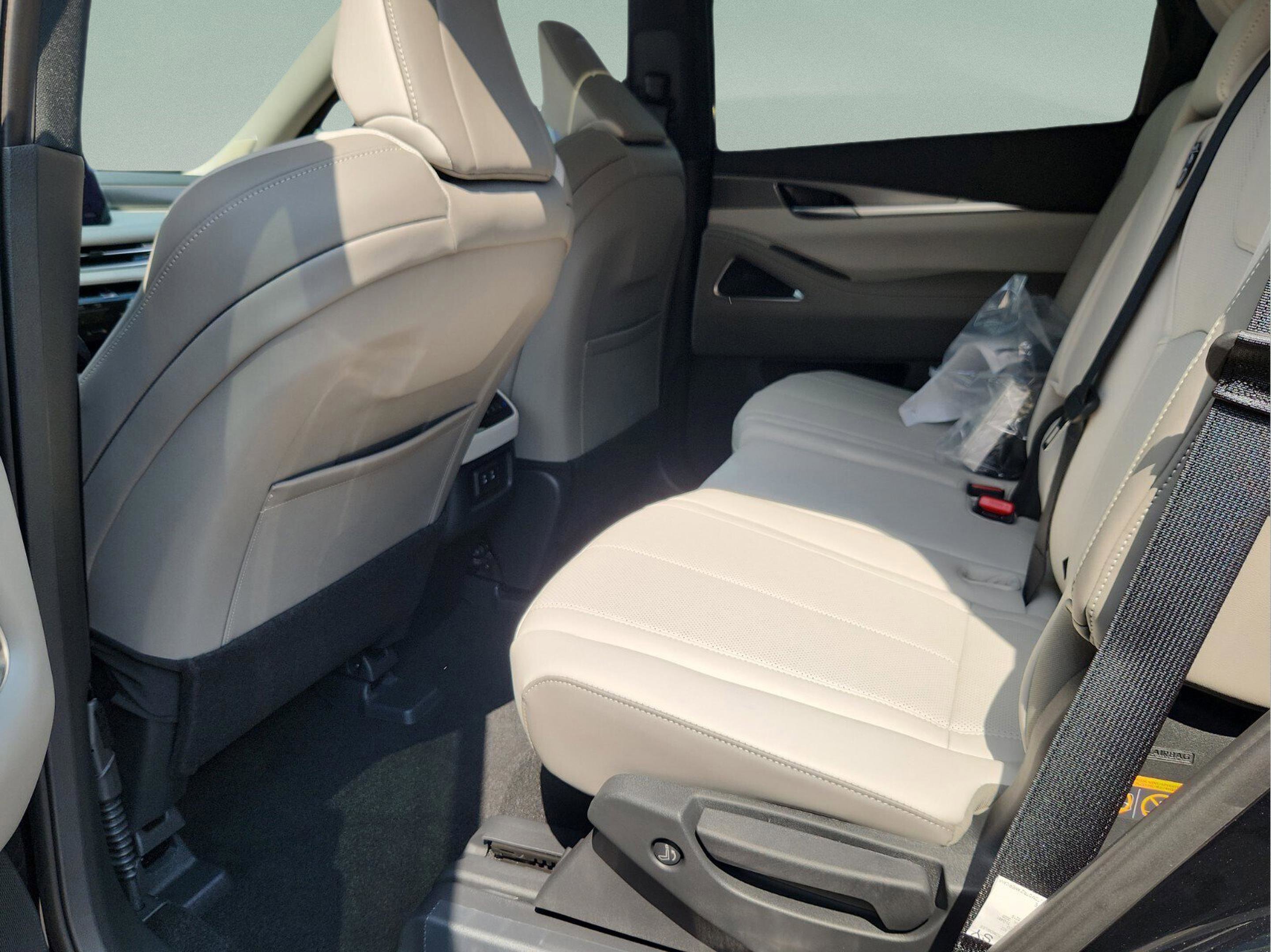 New 2026 INFINITI QX60 Luxe image 9
