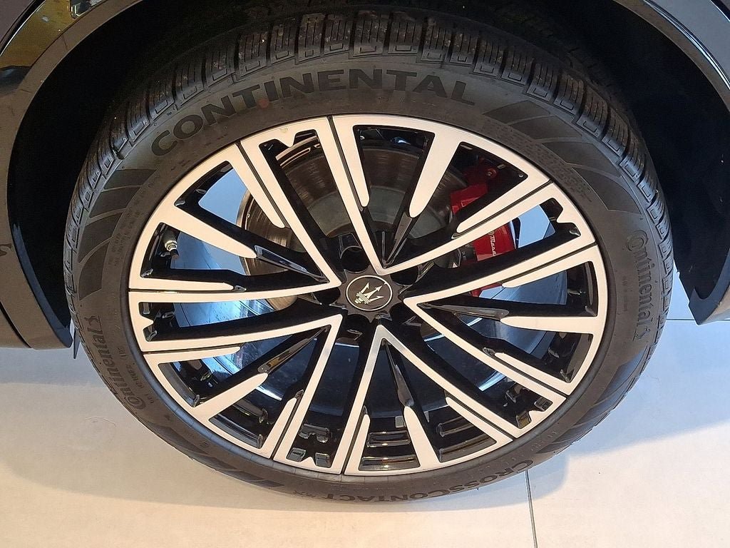 Used 2025 Maserati Grecale Modena AWD/4WD image 25