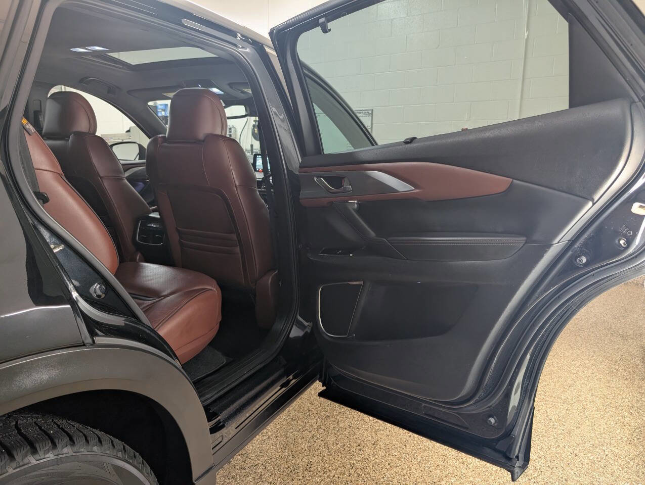 Used 2017 MAZDA CX-9 Signature image 21