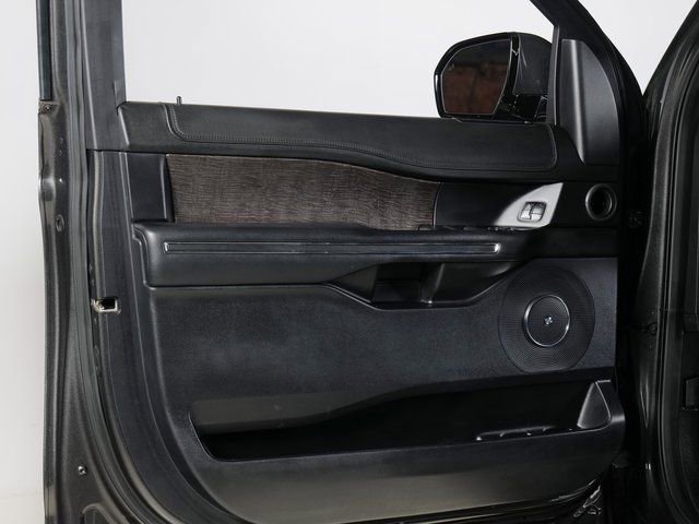 Used 2020 Ford Expedition Limited w/ Equipment Group 302A AWD/4WD image 28