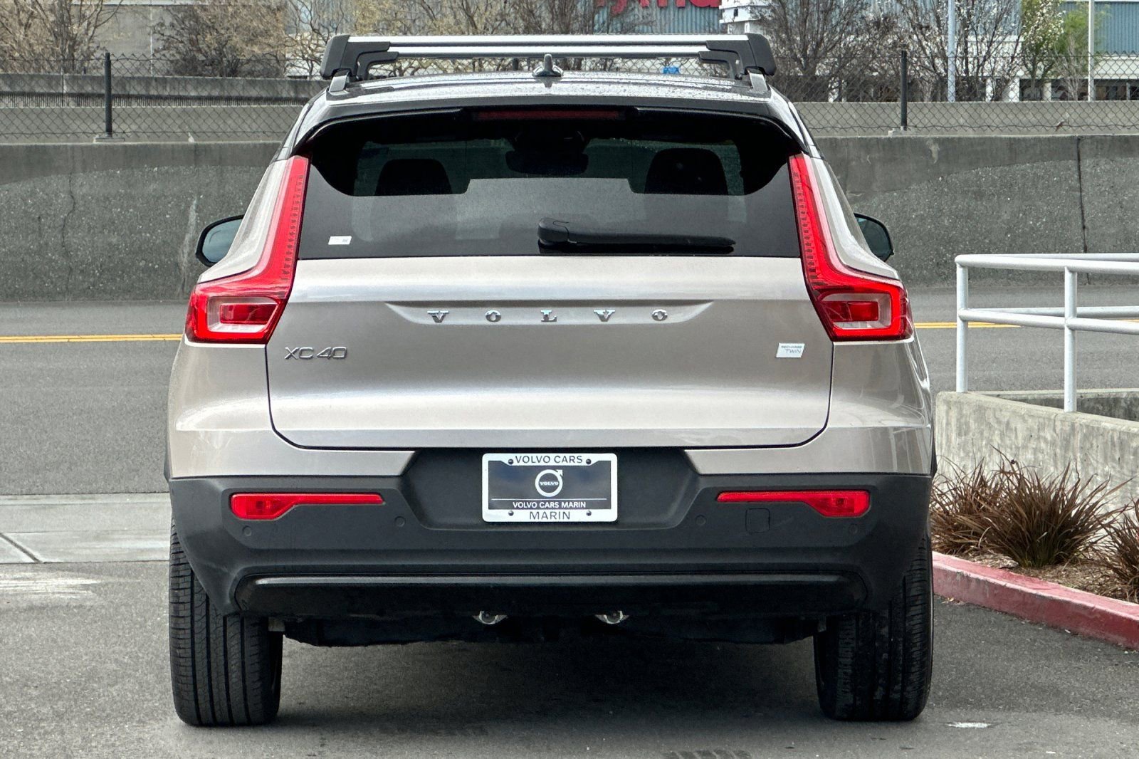 Used 2023 Volvo XC40 Recharge Ultimate w/ Protection Package Premier image 7