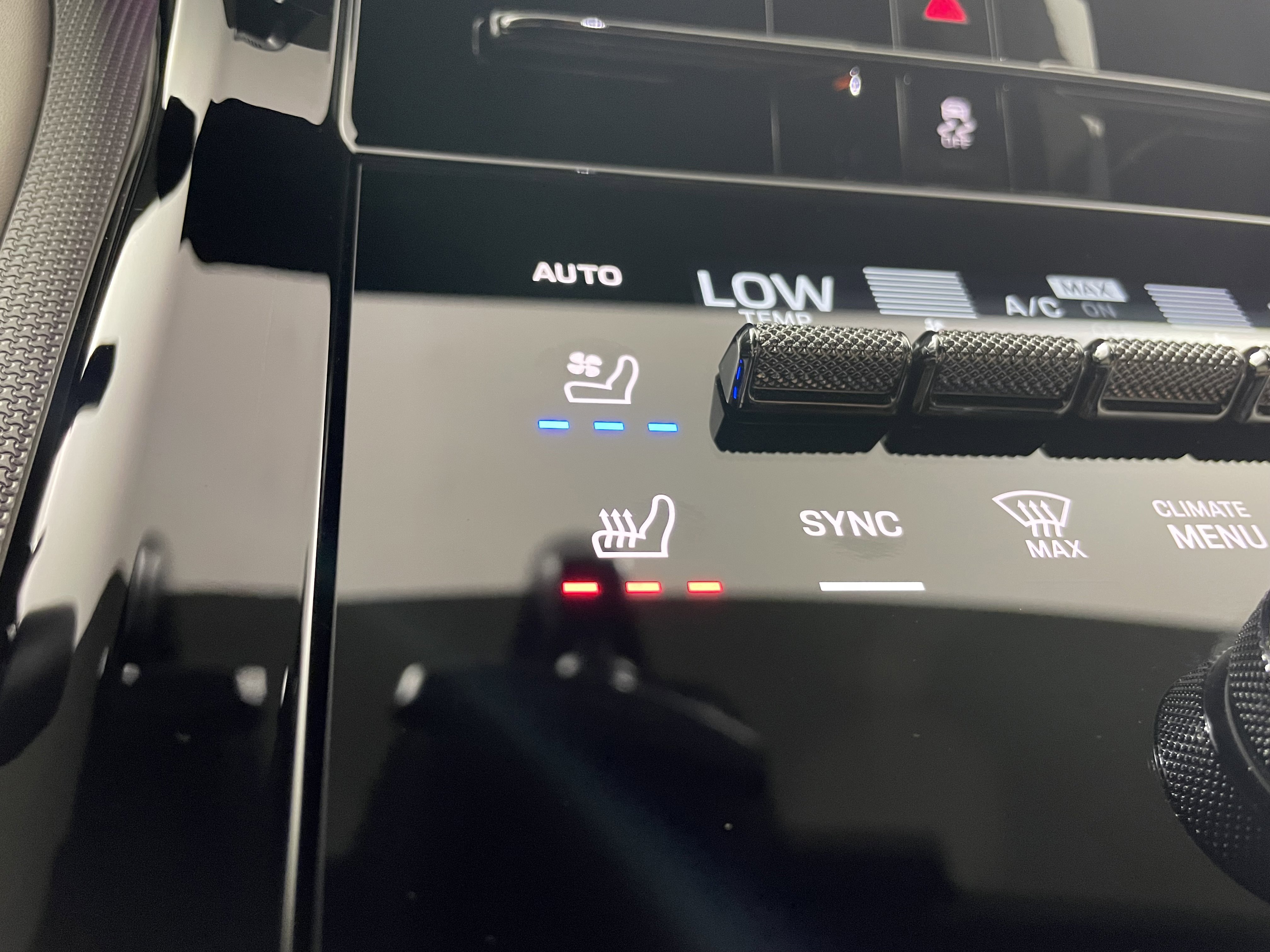 Certified 2025 Porsche Panamera 4S image 23