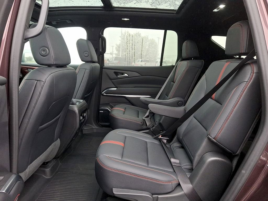 Used 2024 Chevrolet Traverse RS image 10