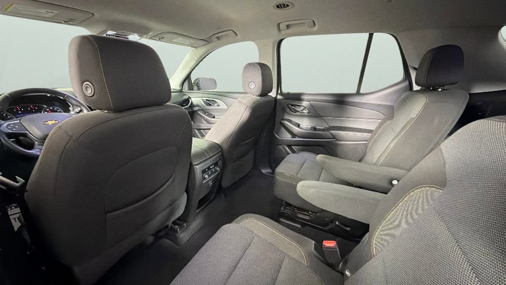 Certified 2021 Chevrolet Traverse LT FWD image 28