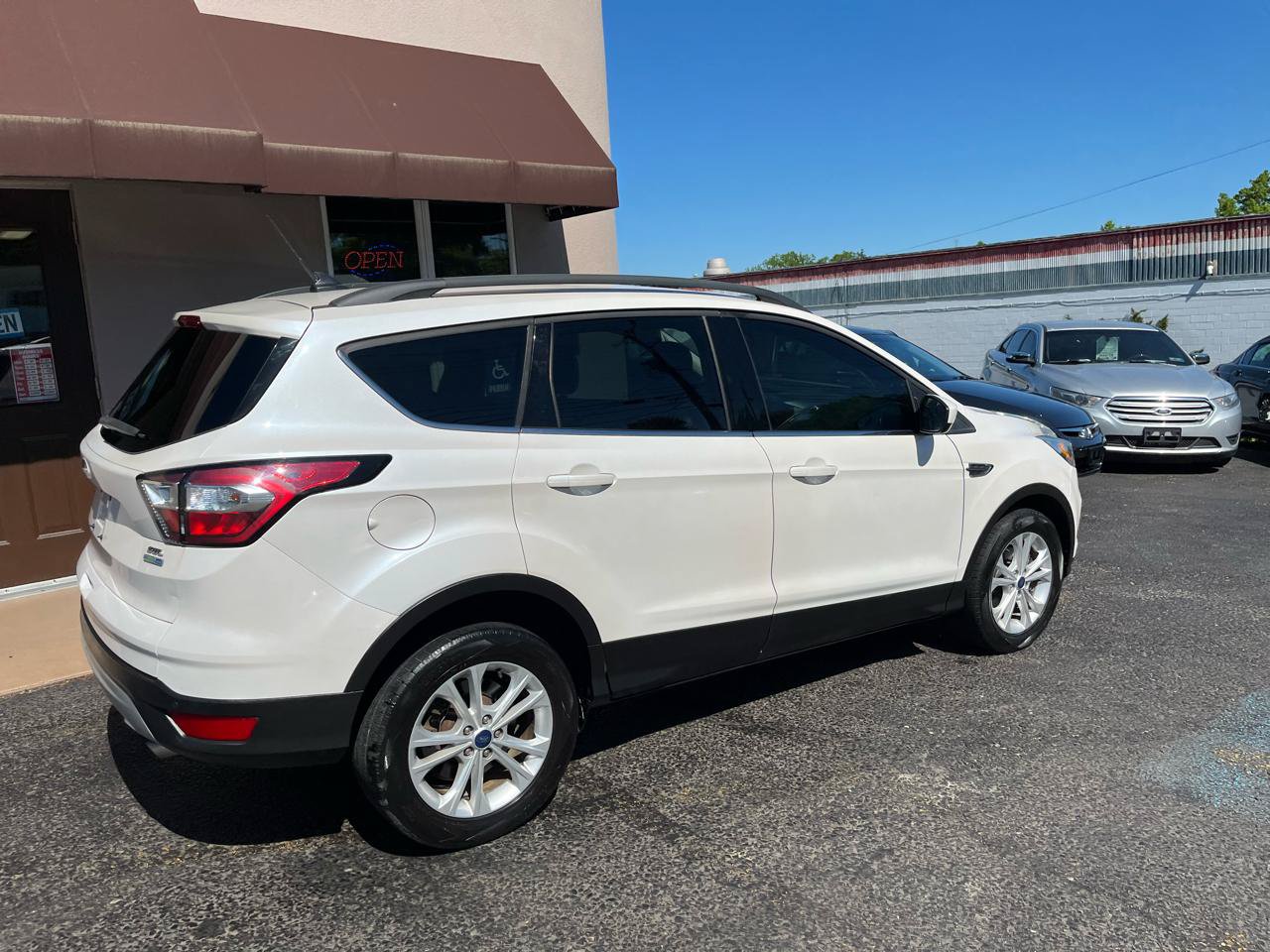 Used 2018 Ford Escape SEL AWD/4WD image 5