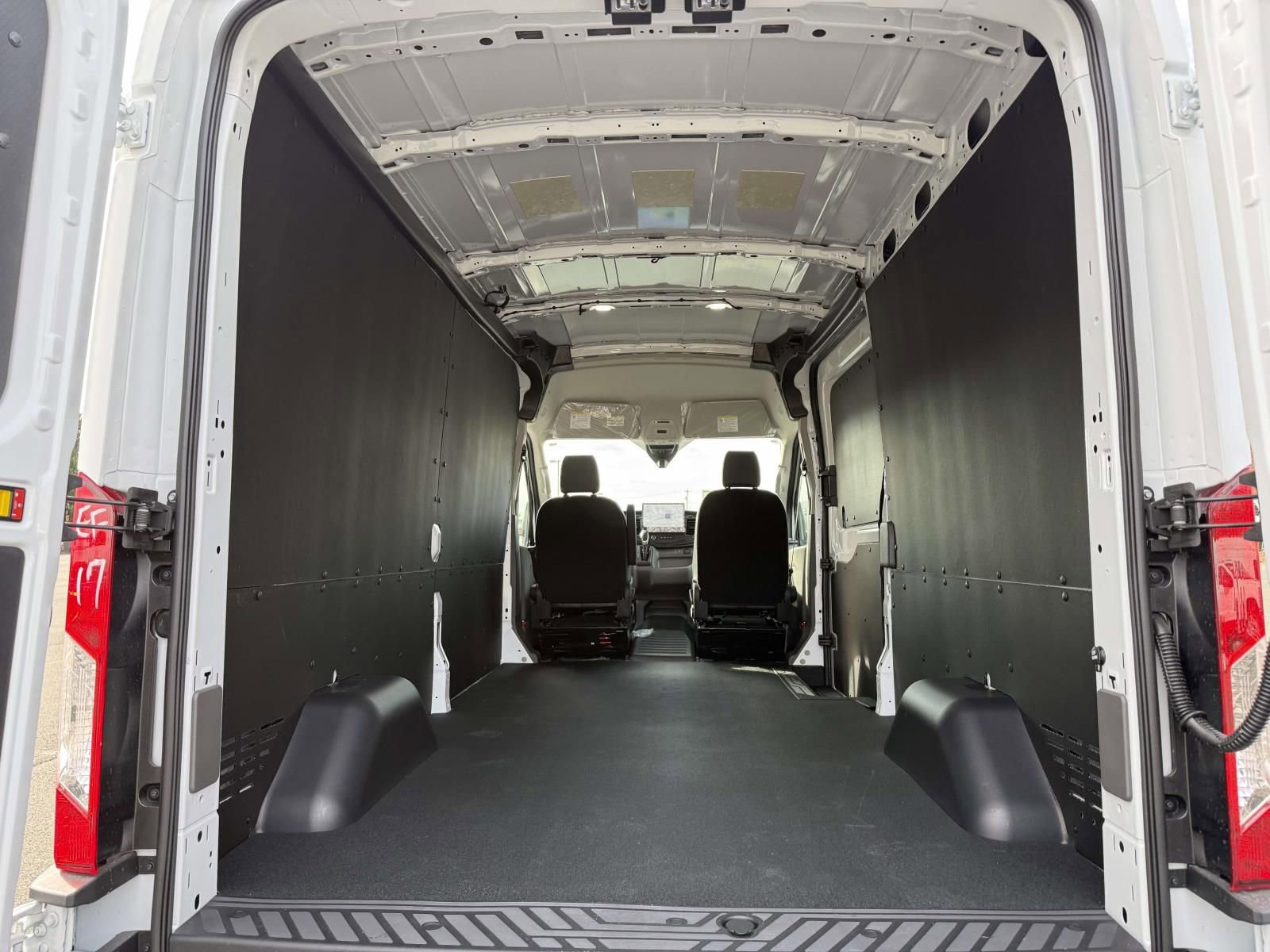 New 2026 Ford Transit 150 148 Medium Roof w/ Load Area Protection Package RWD image 12