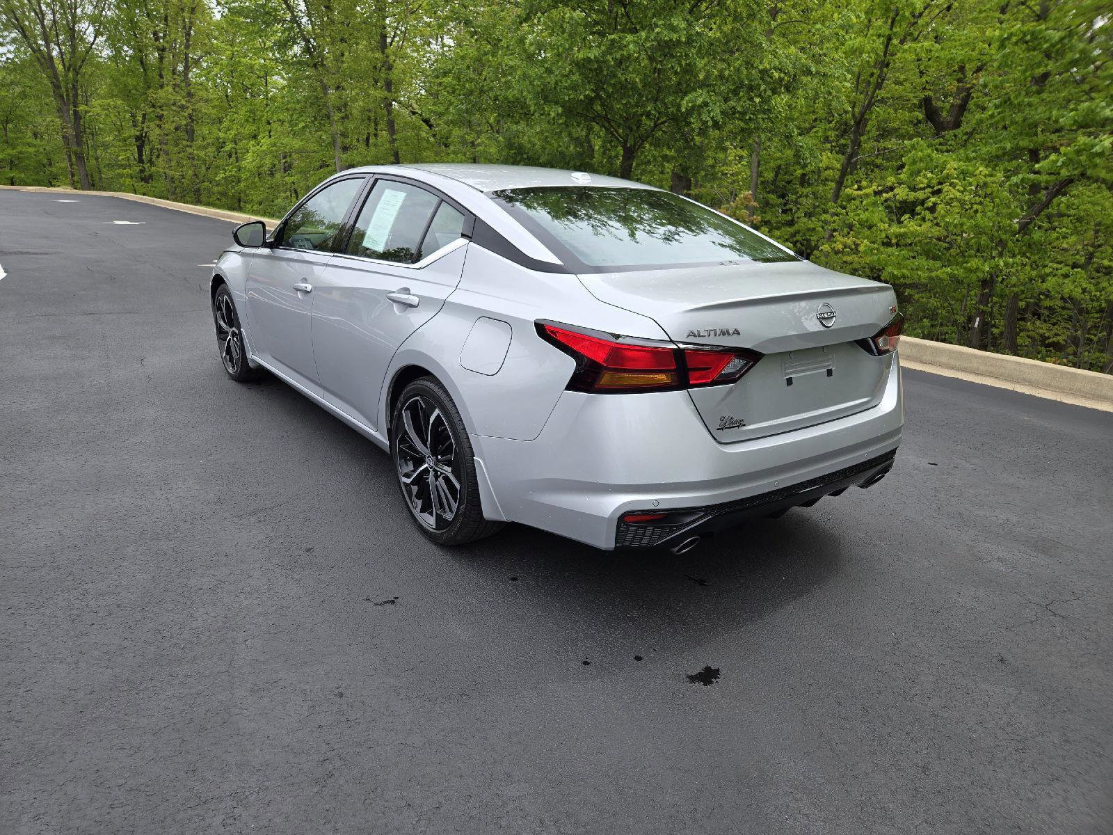 Used 2025 Nissan Altima 2.5 SR FWD image 6