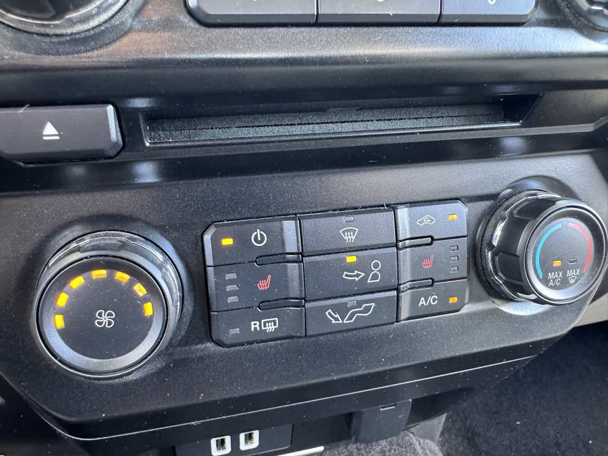 Used 2017 Ford F150 XLT AWD/4WD image 29