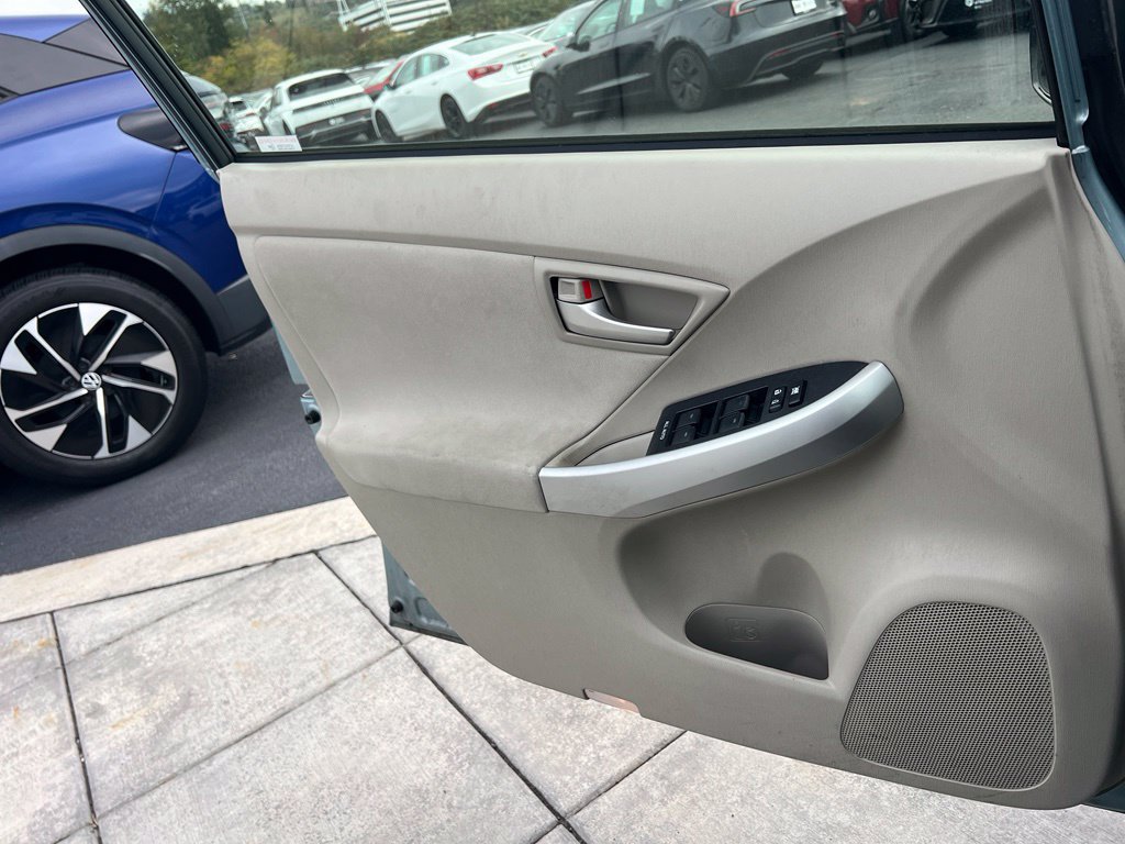 Used 2015 Toyota Prius Three w/ Solar Roof Package FWD image 13